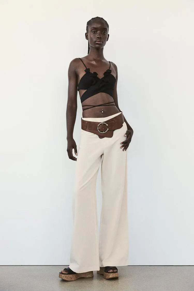 TOP CROP CRUZADO FLORES