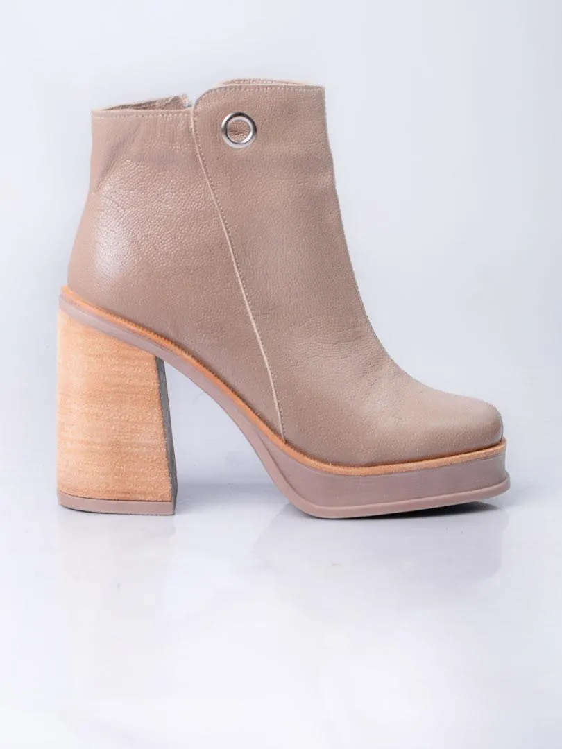 Lisbeth Beige