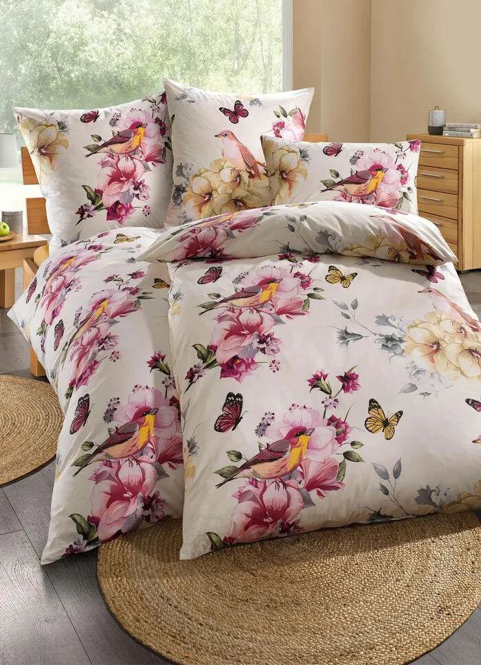 Traumhafte Bettwäsche-Garnitur mit frühlingshaftem Dessin