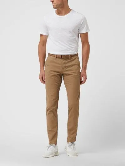 Slim Fit Chino mit Gürtel in camel