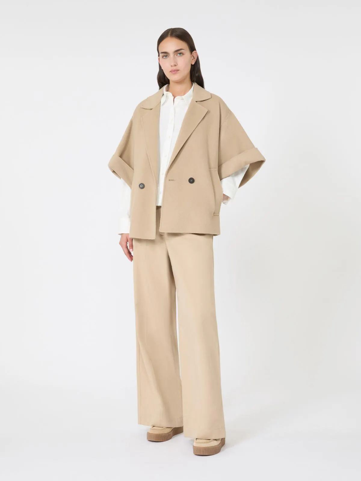 Kurzer Mantel aus Wolldrap - Beige