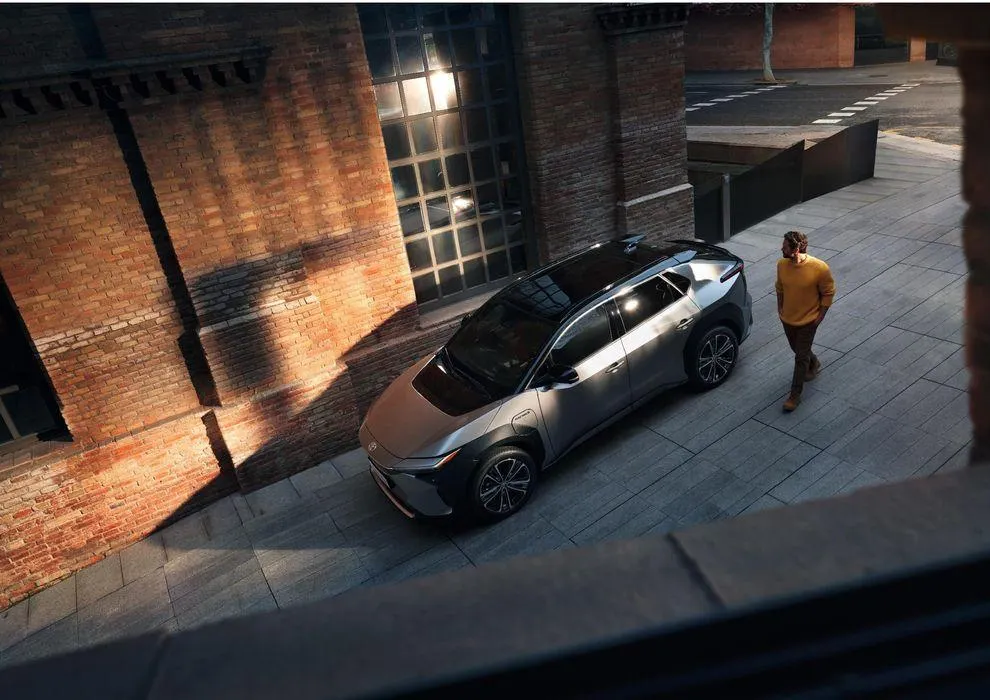 Toyota bZ4X  von 16. Mai bis 16. Mai 2025 - Flugblätt seite  16