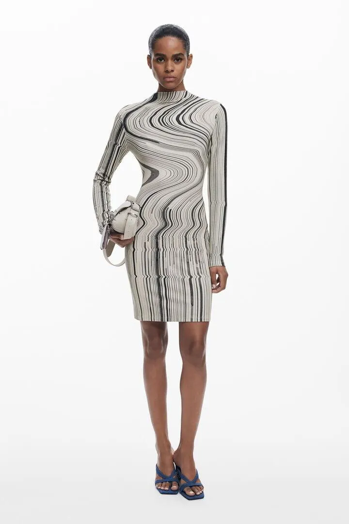 Kleid mit wellenförmigen Streifen