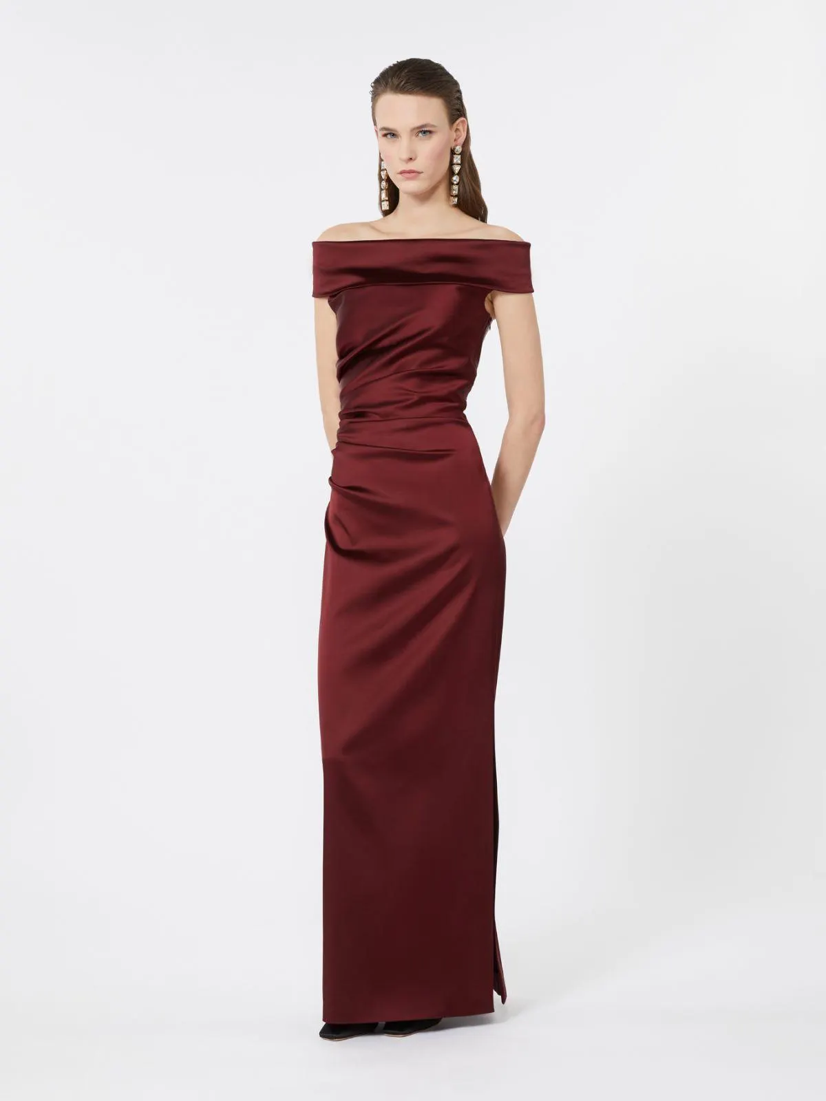 Langes Kleid aus Stretch-Satin - Himbeere