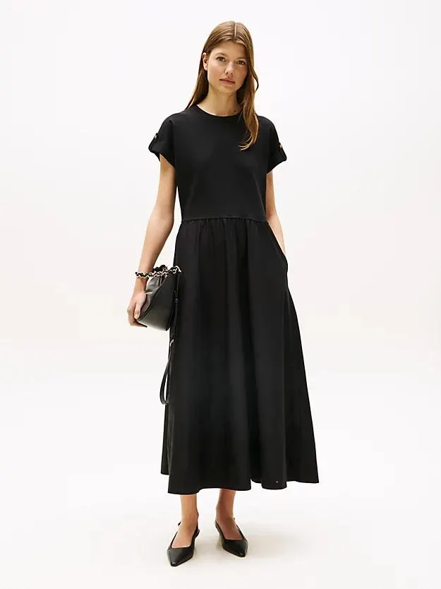 Maxikleid mit goldfarbenen Knöpfen