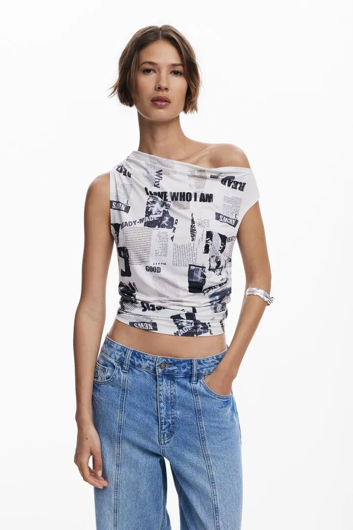 Drapiertes Zeitungsshirt