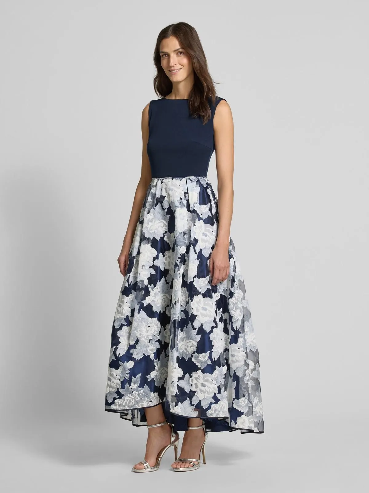 Abendkleid mit Rundhalsausschnitt und rückseitigem Reißverschluss in marine melange