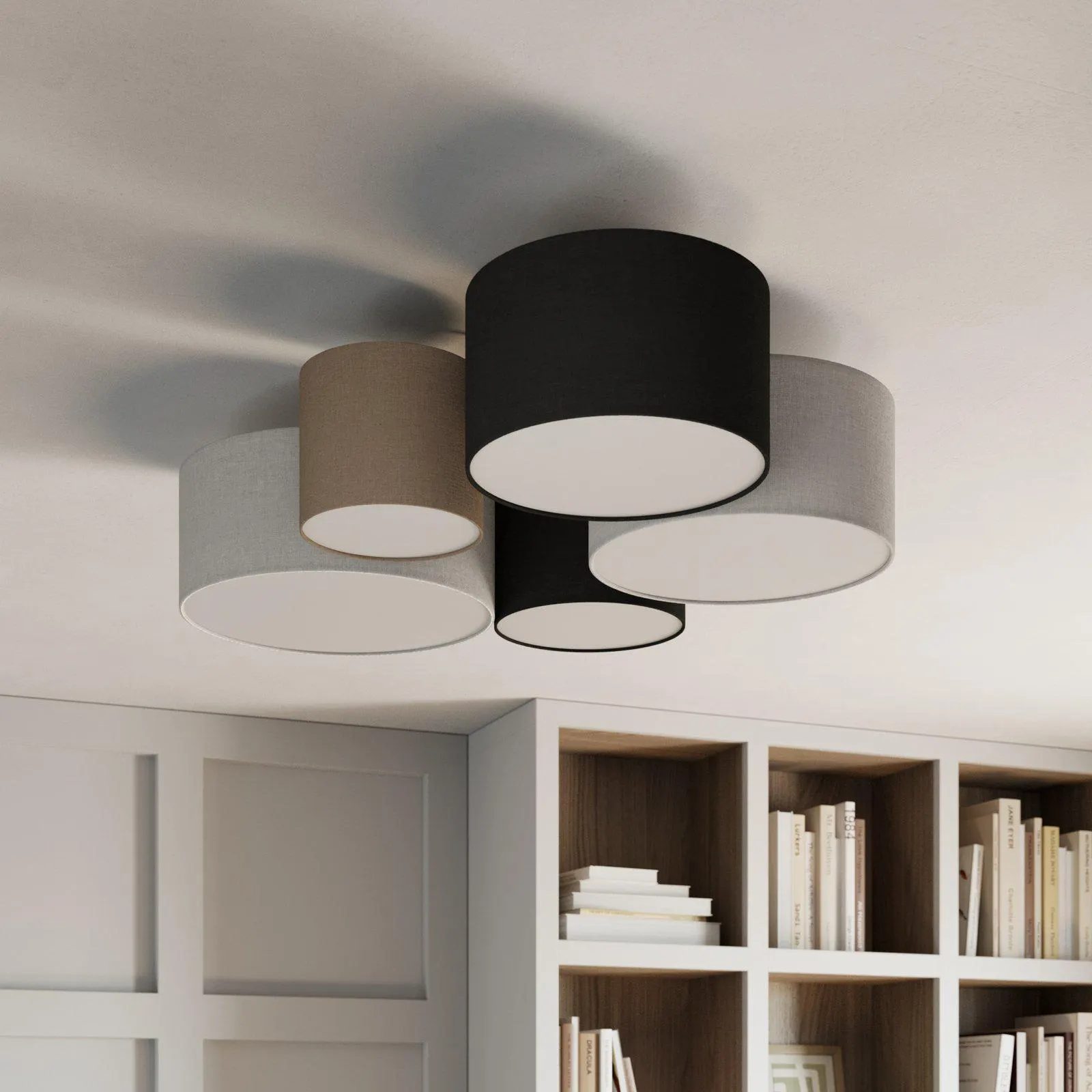 Deckenleuchte Hotel mit fünf Textilschirmen