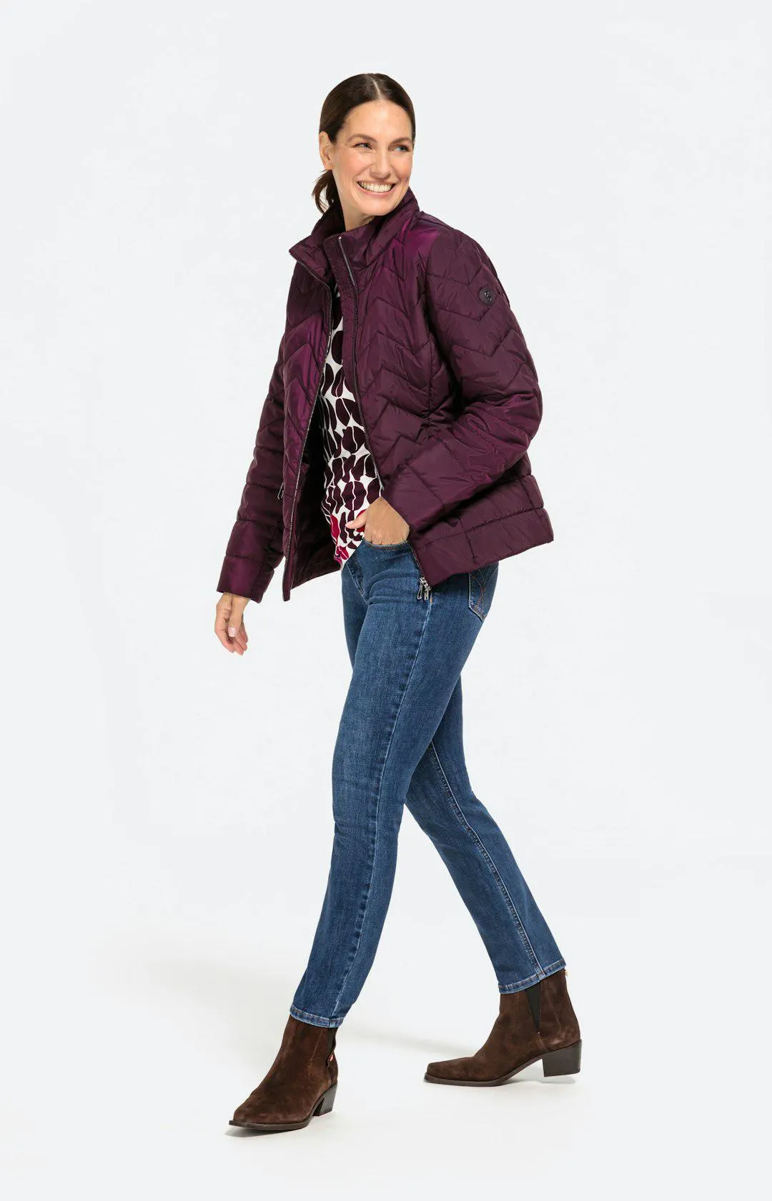 Steppjacke mit versteckter Kapuze