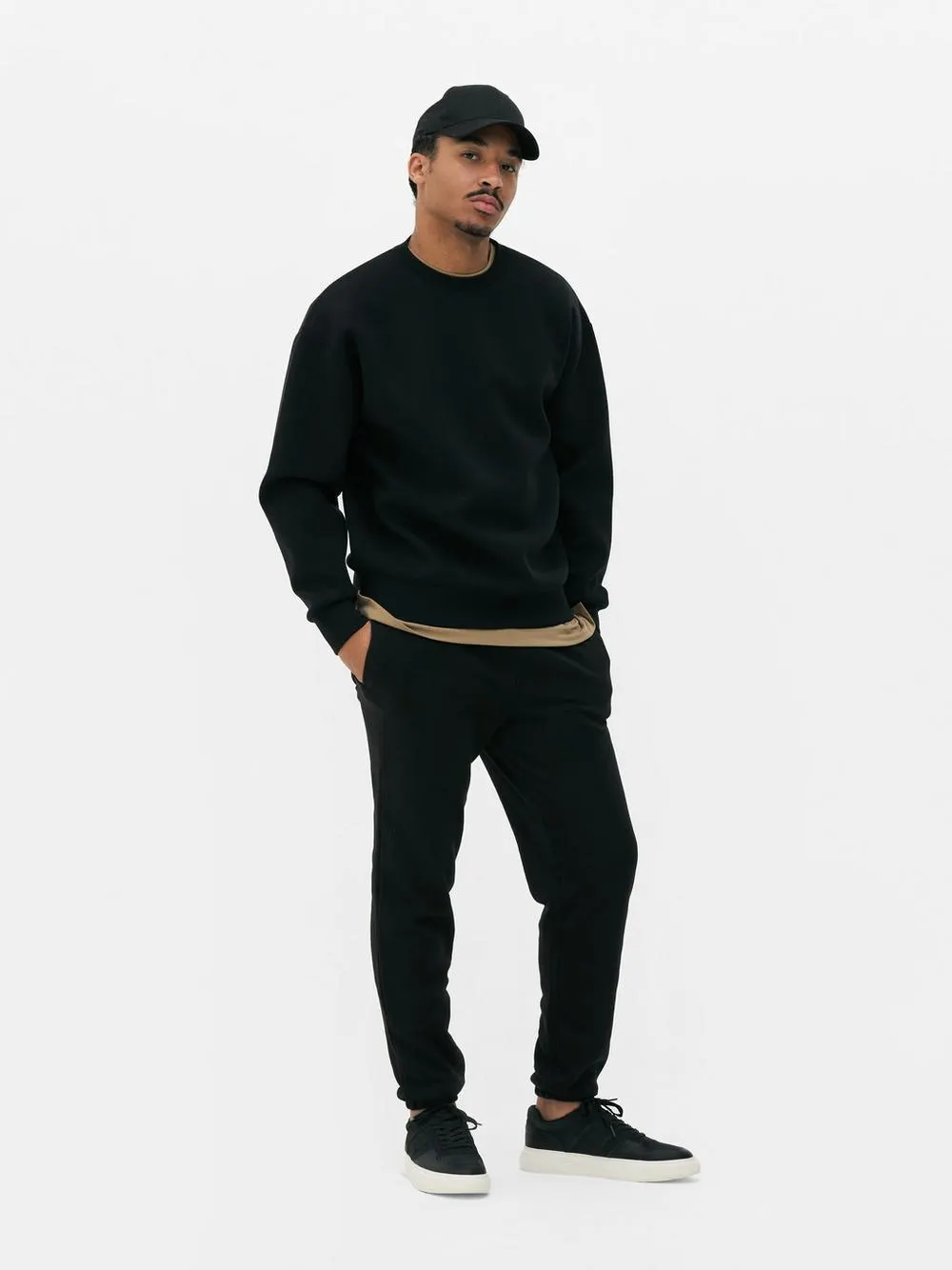 Jogginghose mit elastischem Bund und Bündchen