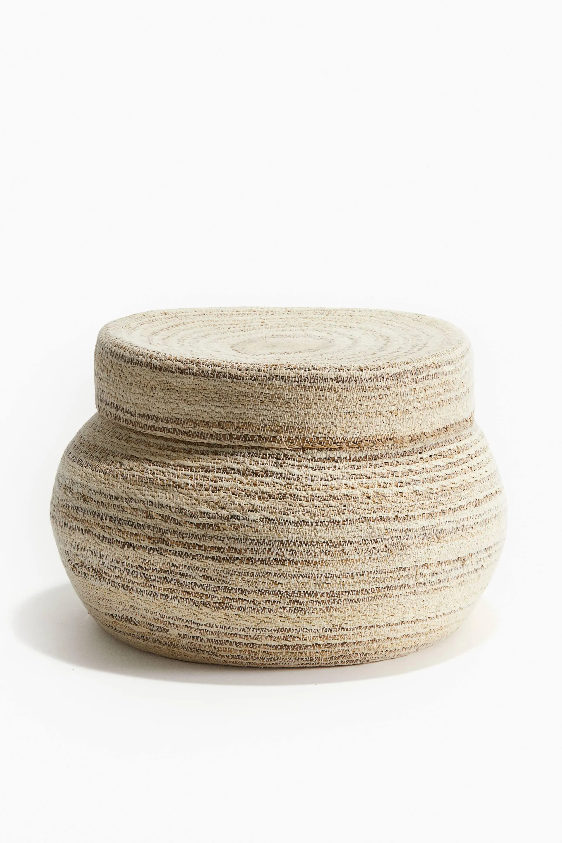 Handgefertigter Strohkorb