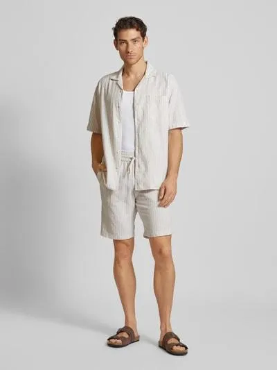 Regular Fit Freizeithemd mit Streifenmuster in offwhite