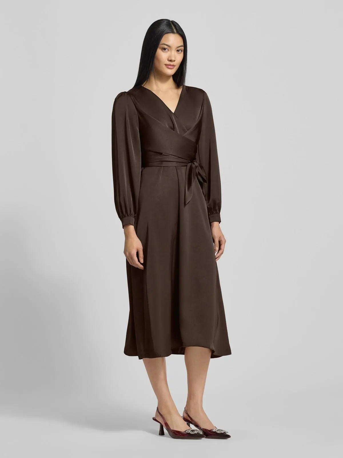 Midikleid mit V-Ausschnitt Modell 'RIMINI' in dunkelbraun