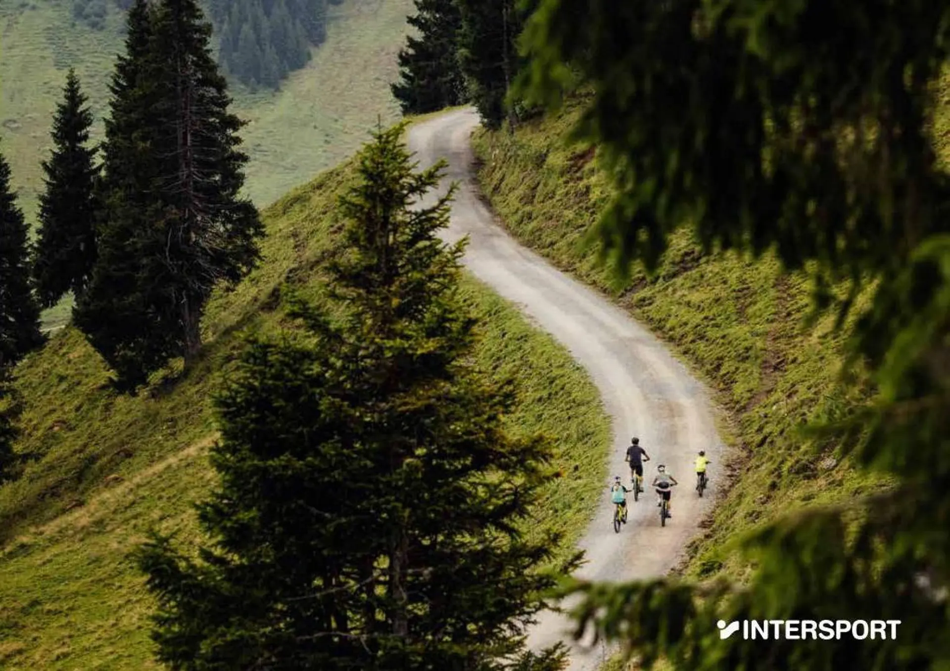 Intersport Flugblatt von 16. Oktober bis 31. Dezember 2023 - Flugblätt seite 11