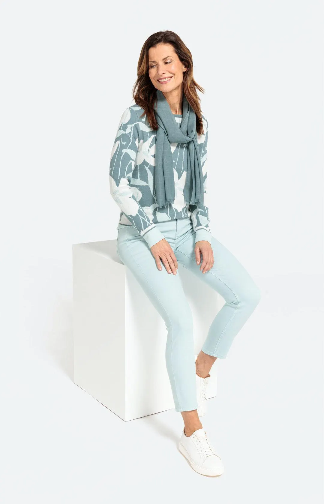 Feinstrickpullover mit floralem Muster