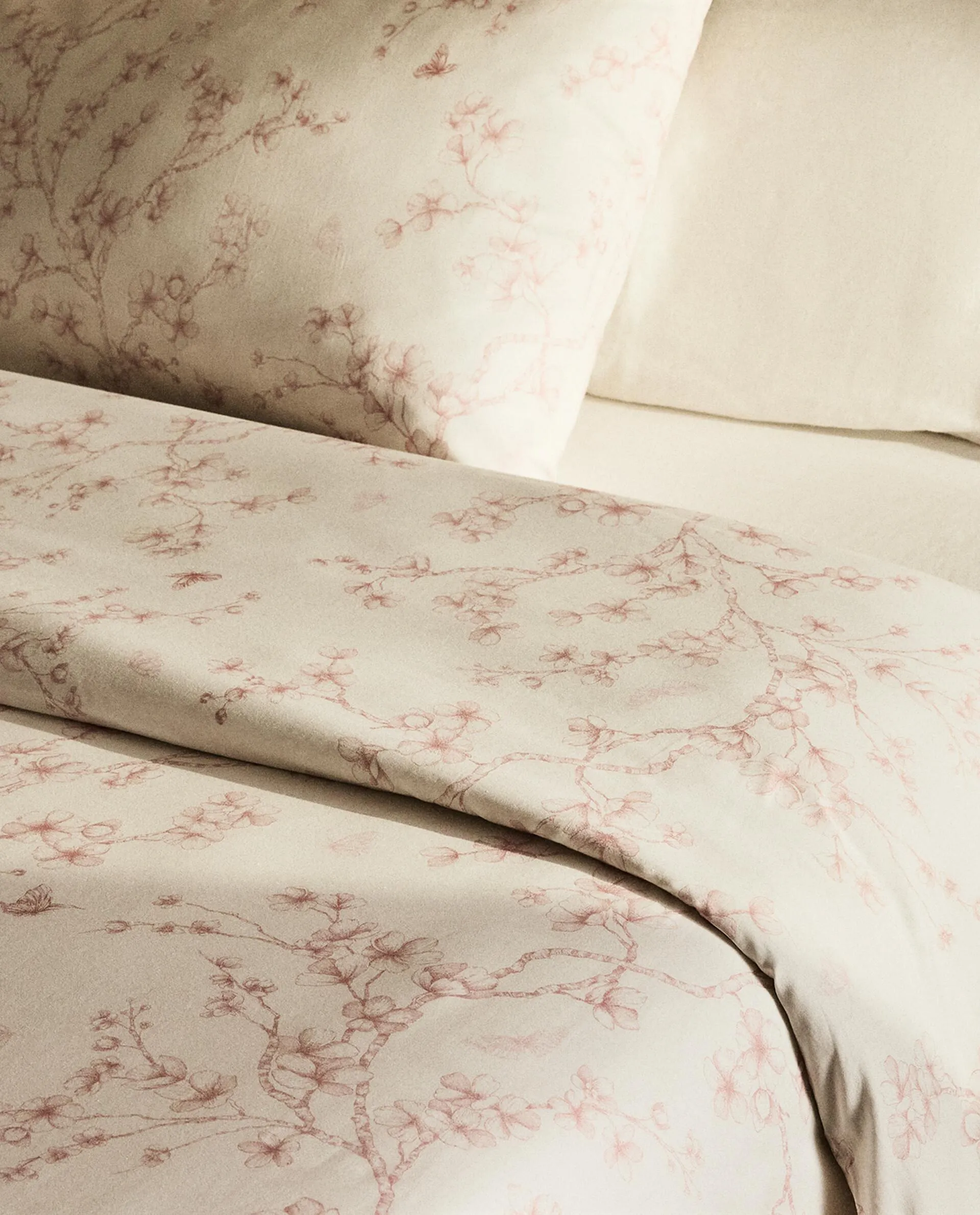 COPRIPIUMINO IN SATIN A FIORI