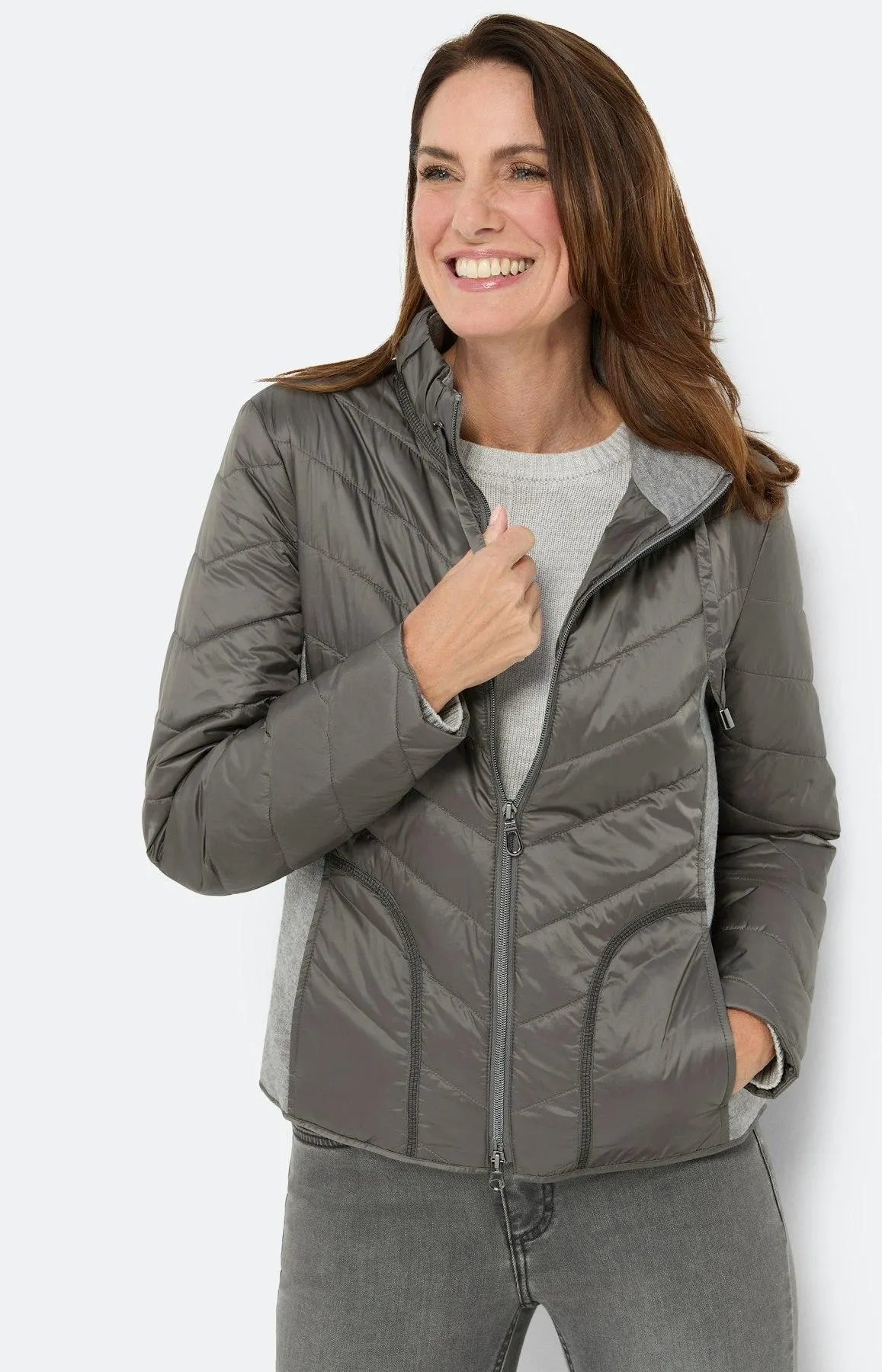 Steppjacke mit Materialmix, grau