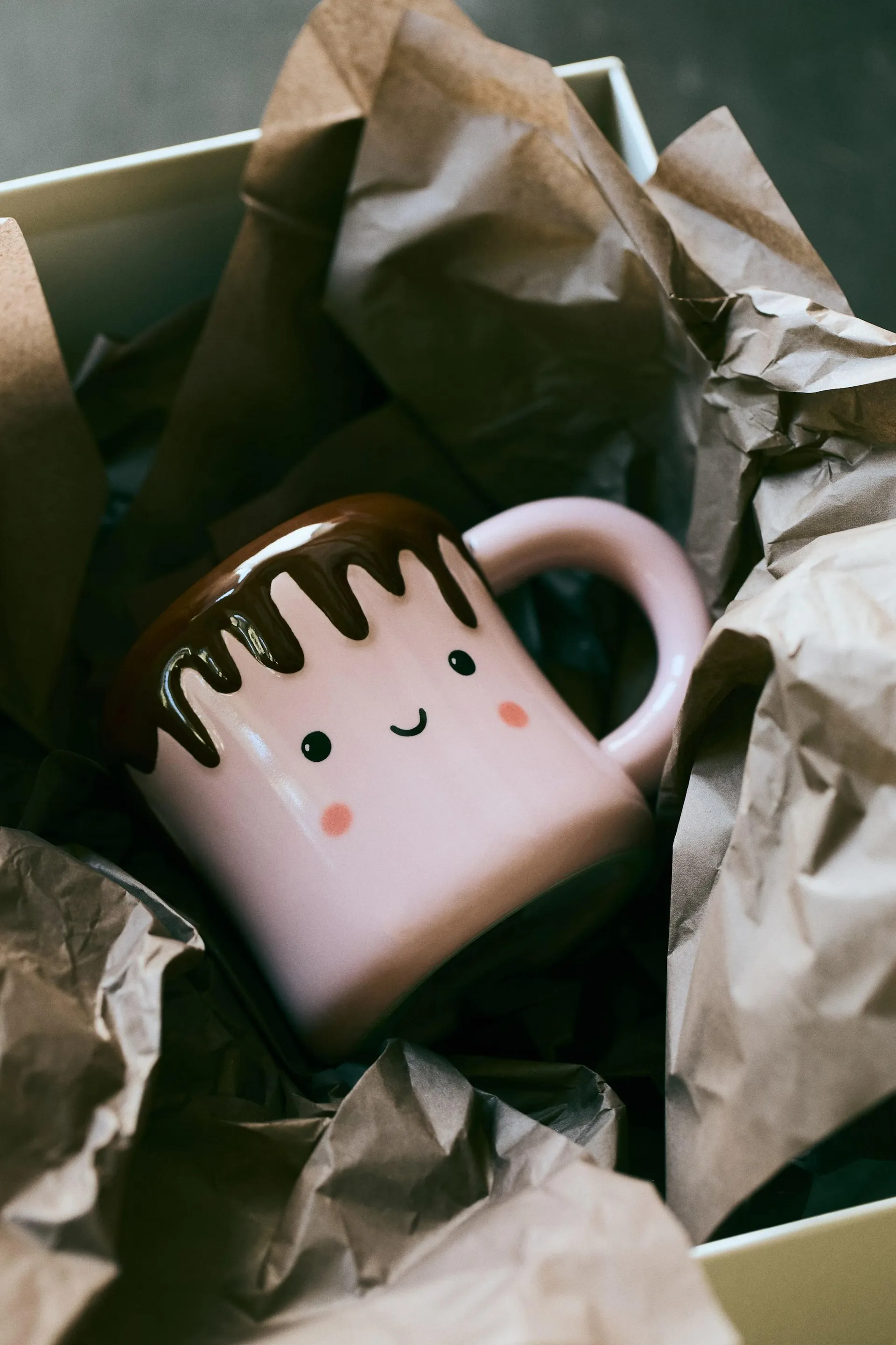 Marshmallow-shaped mug
