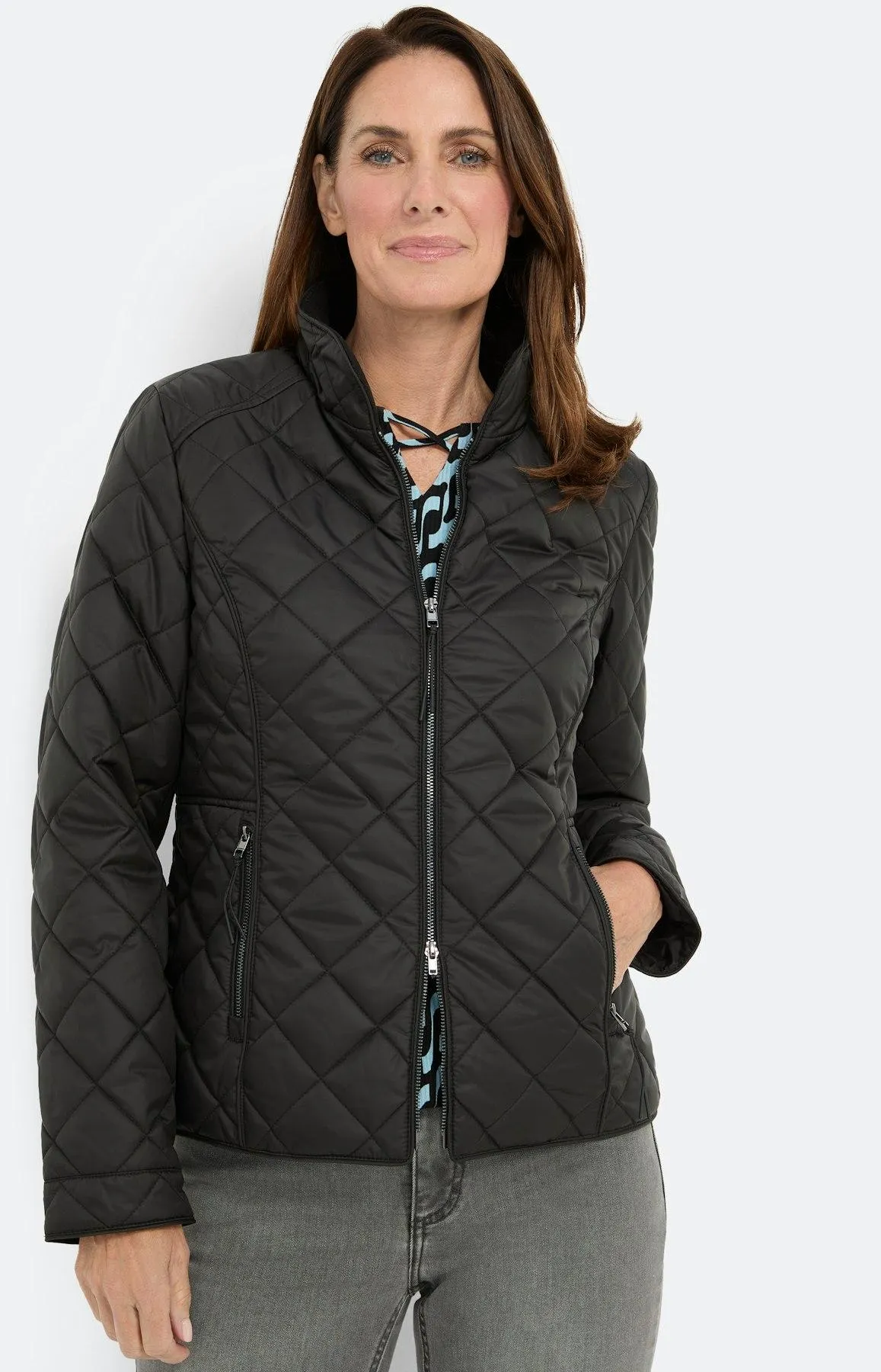 Steppjacke mit Stehkragen, schwarz