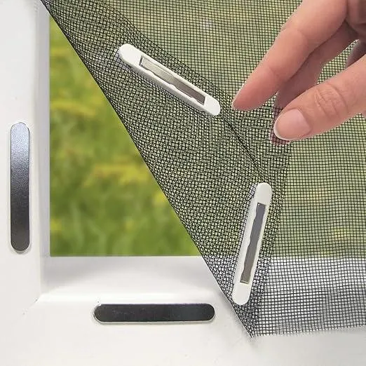 EASYmaxx Fliegengitter für Fenster mit Magic Click | Moskitonetz individuell zuschneidbar für alle Fenster bis 150 x 130 cm | Einfache Montage mit 12 Magneten - kein Bohren oder Schrauben [Schwarz]