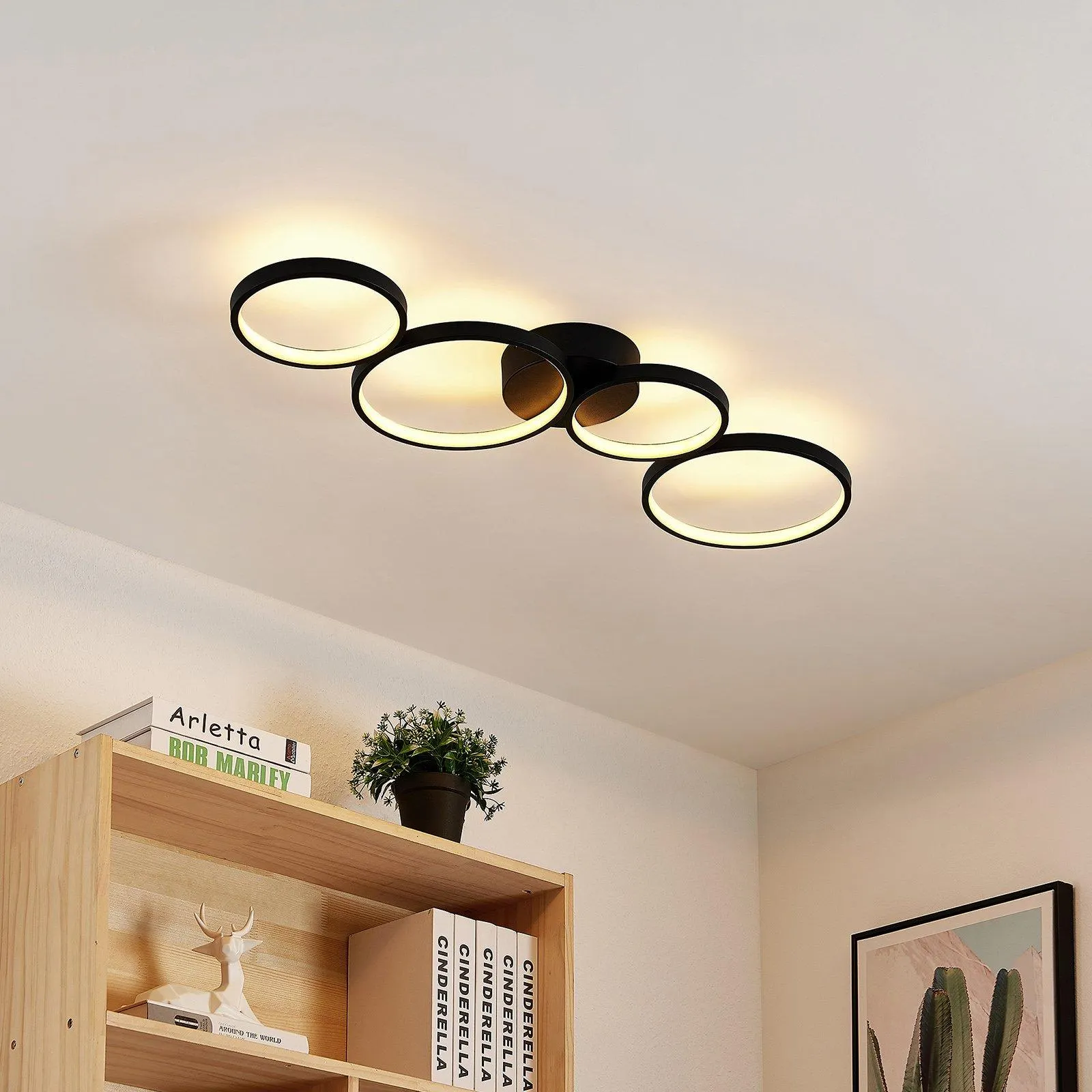 Lindby LED-Deckenleuchte Evengeline, schwarz, Alu, 88 cm