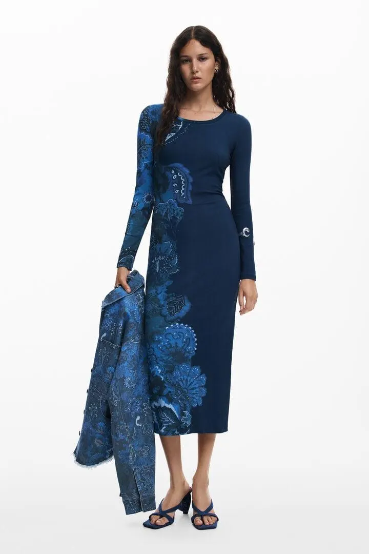 Enges Kleid mit Mandalas