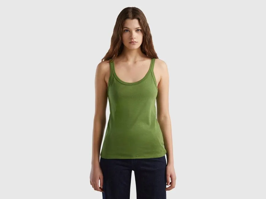 Top aus reiner Baumwolle in Militärgrün