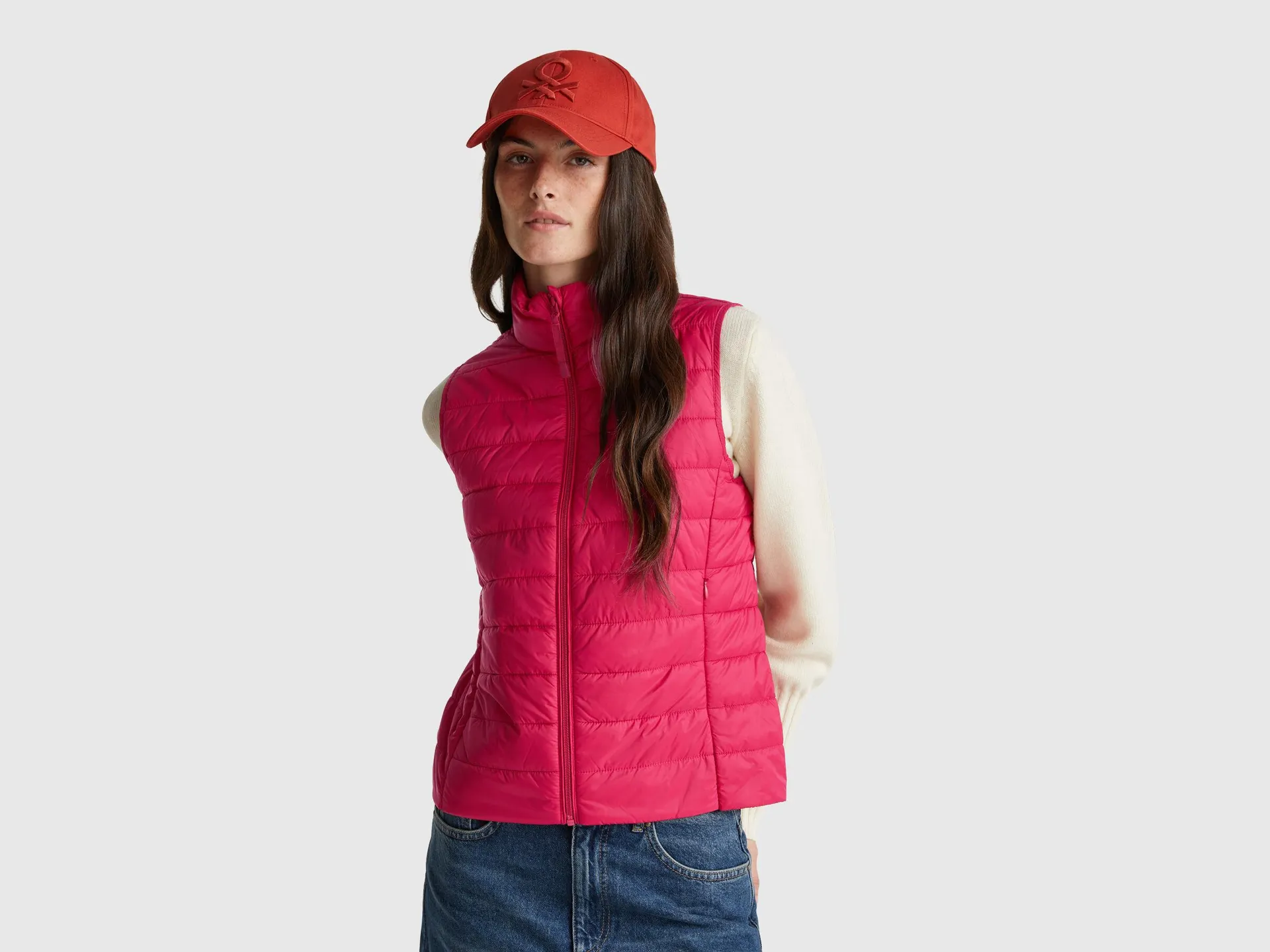 Gefütterte ärmellose Jacke im Slim Fit