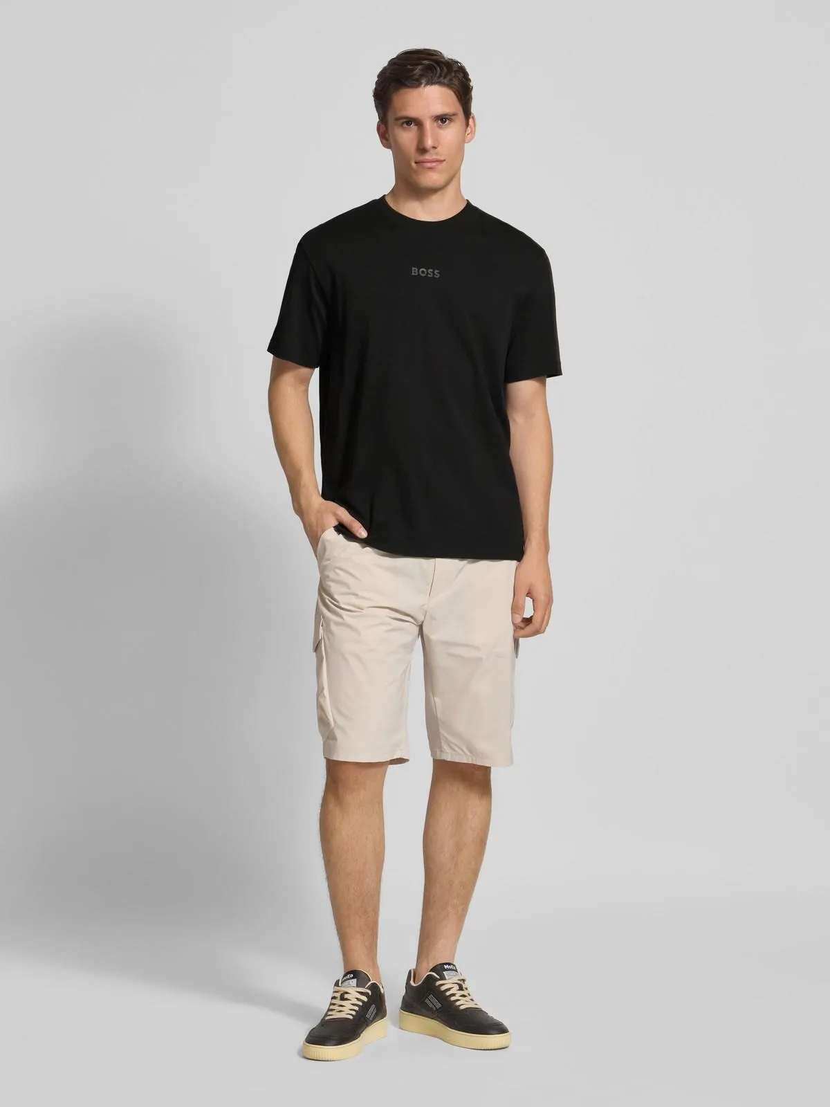 Relaxed Fit T-Shirt aus reiner Baumwolle in black