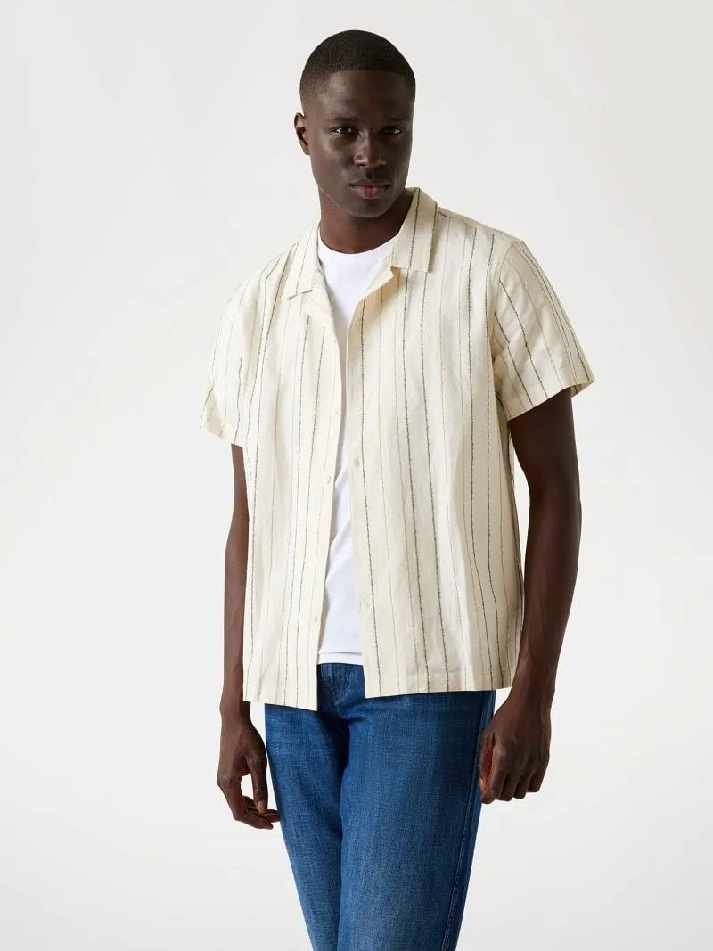 Gestreiftes Hemd