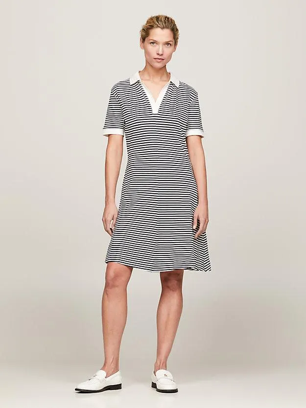 Gestreiftes Polokleid mit knopfloser Leiste