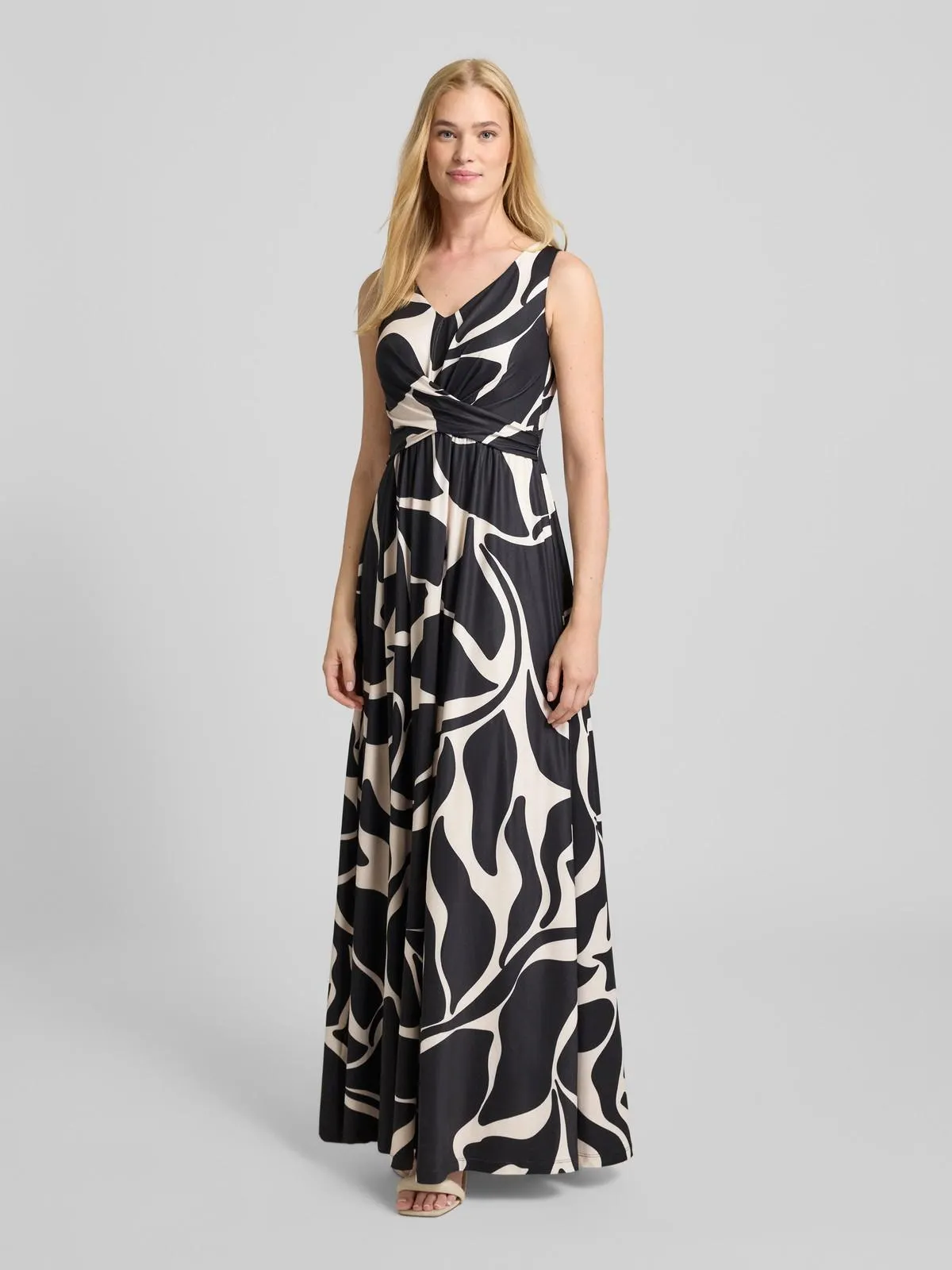 Regular Fit Abendkleid mit V-Ausschnitt in beige