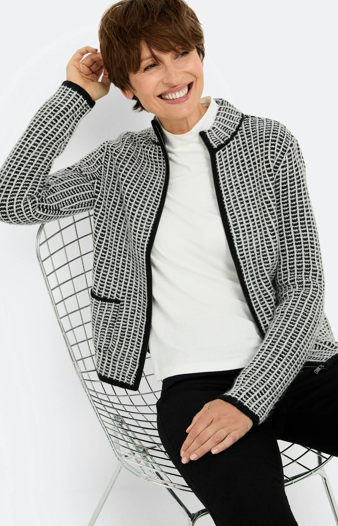 Strickjacke mit Karo-Struktur, gemustert