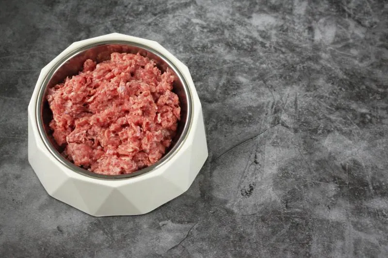 Hund Hühnerhals faschiert roh