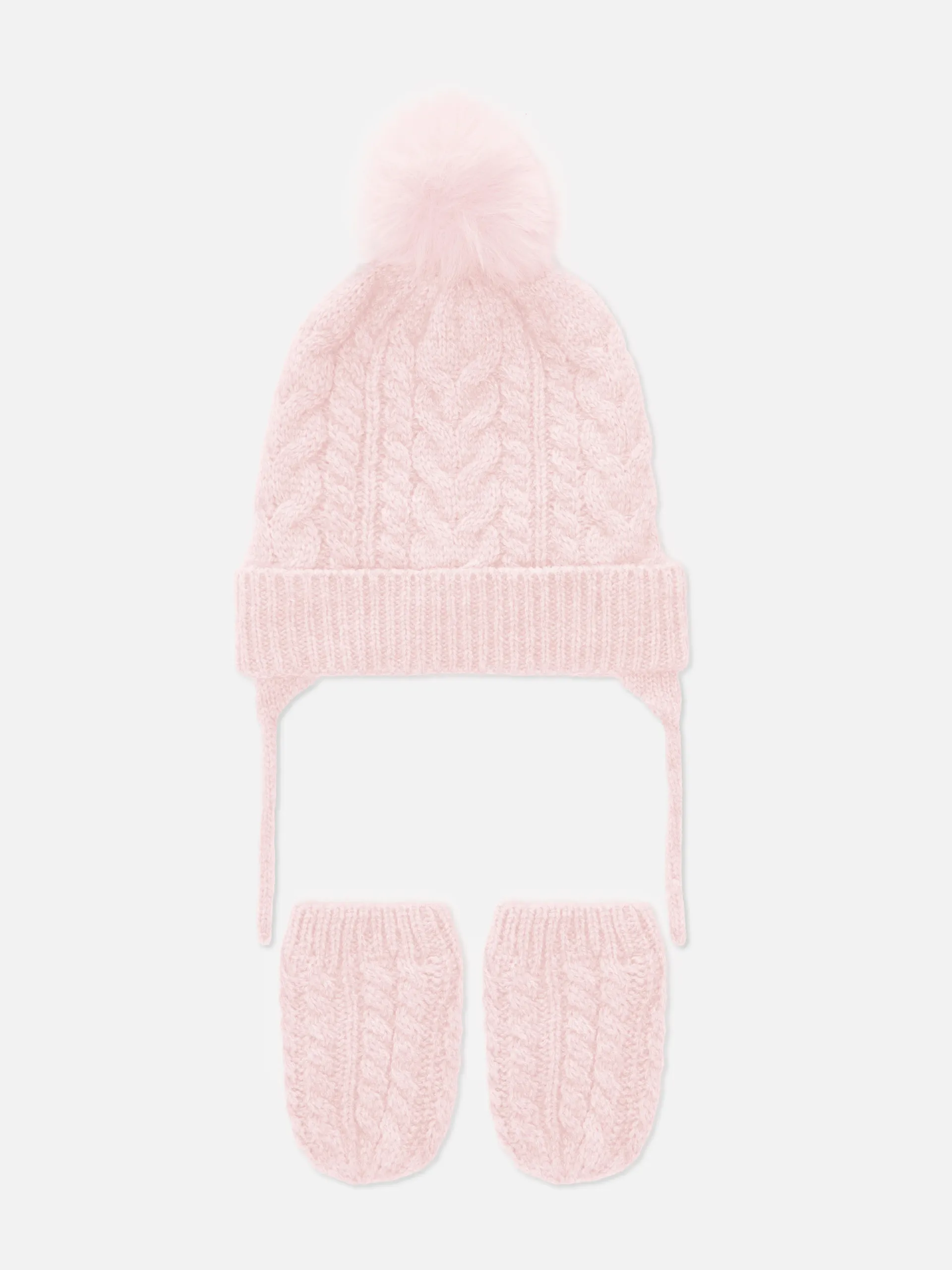 Strickmütze und Fäustlinge mit Zopfmuster im Set