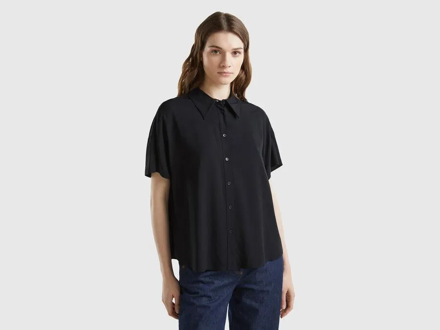Bluse aus nachhaltiger Viskose mit kurzen Ärmeln