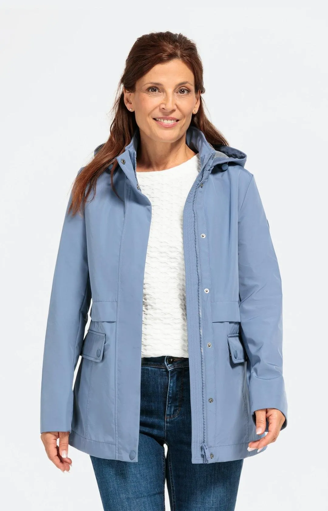 Softshelljacke mit abnehmbarer Kapuze