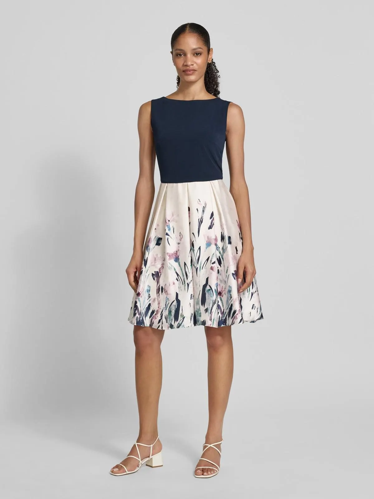 Knielanges Cocktailkleid mit Rundhalsausschnitt in marine melange