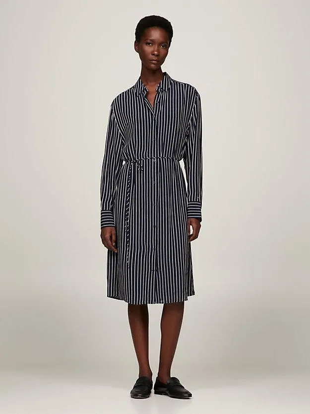 Knielanges Hemdkleid mit Taillengürtel