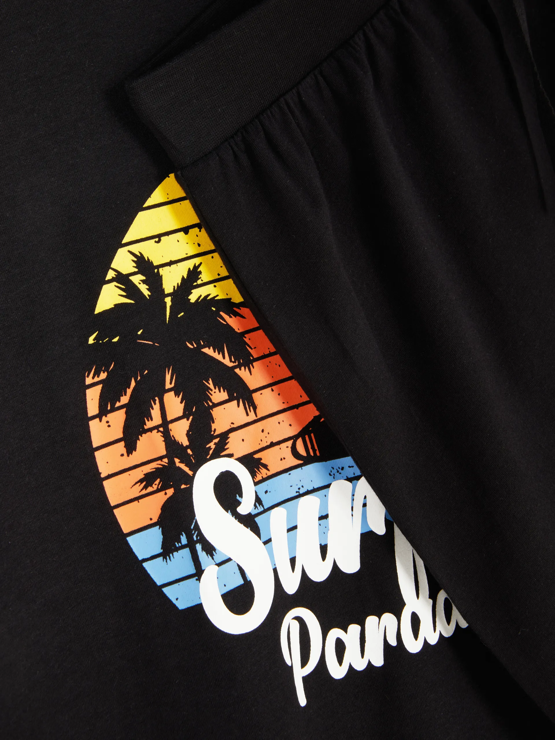 Schlafanzug mit Shorts und T-Shirt