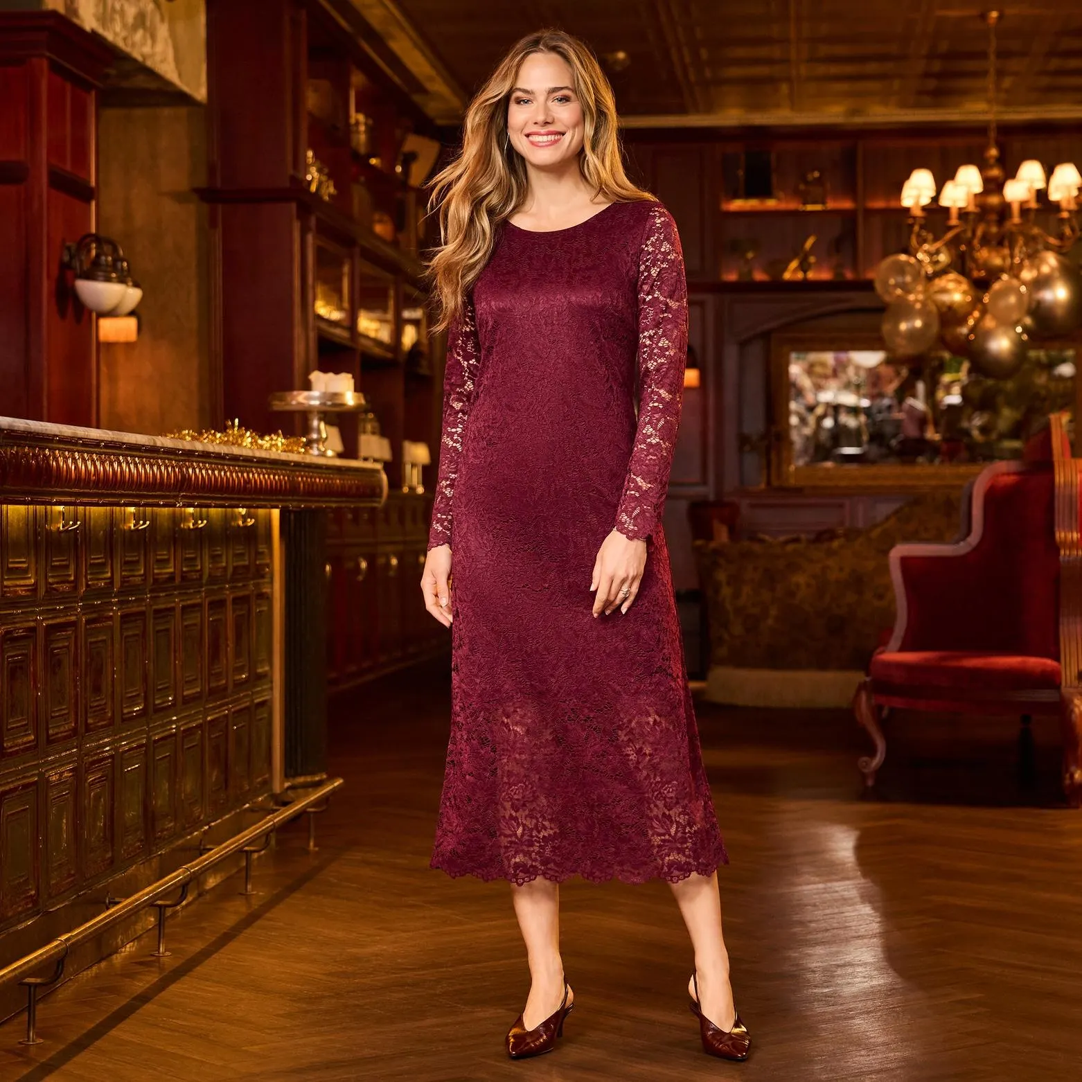 Damen-Kleid mit Spitze