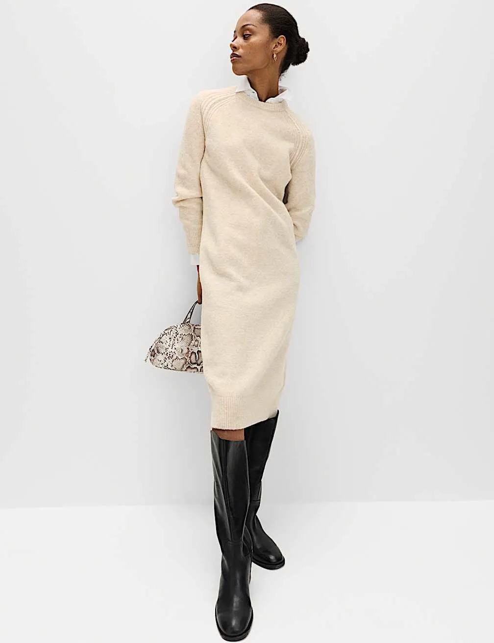 Strickkleid mit Rundhalsausschnitt und Wollanteil