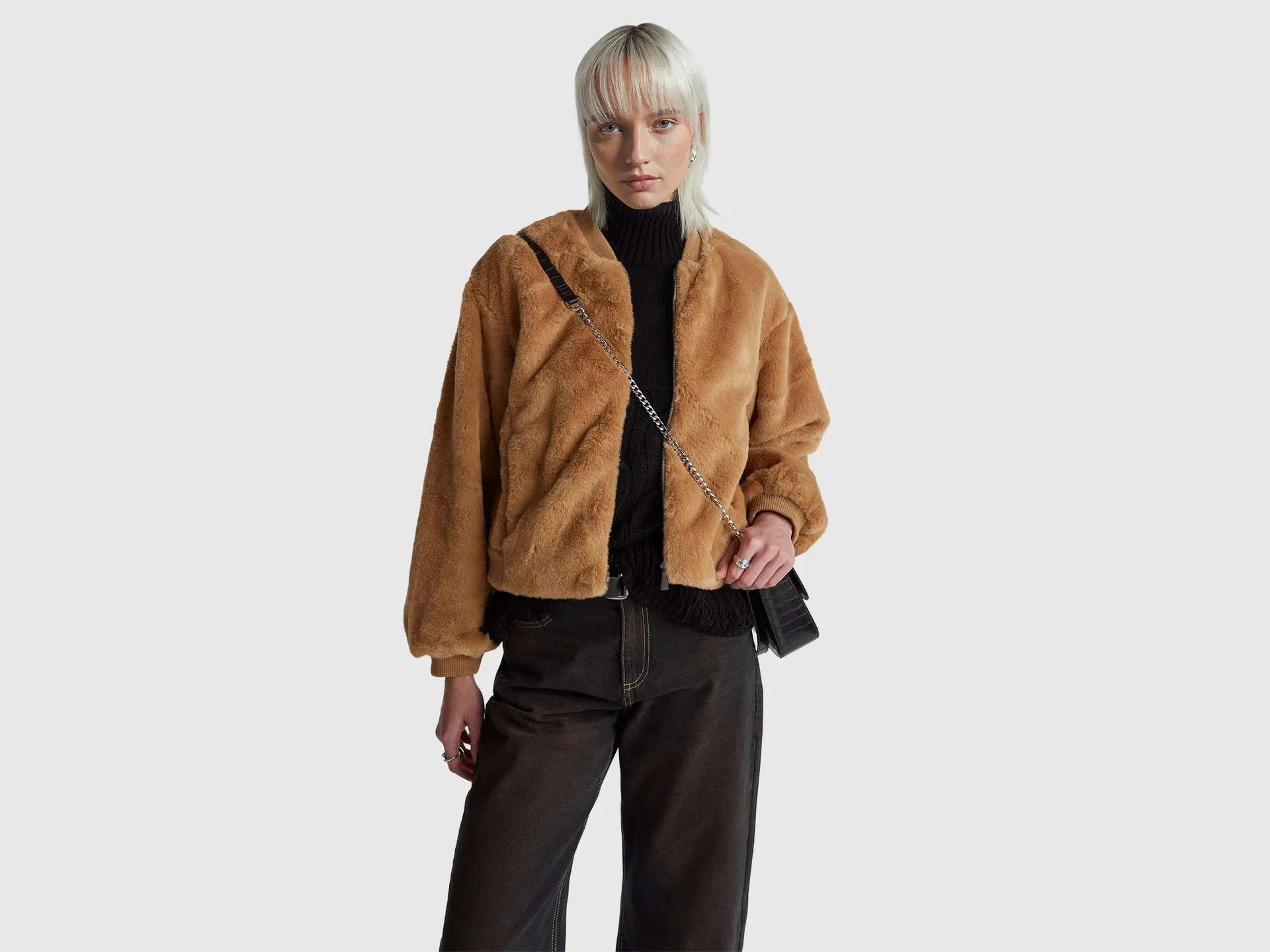 Bomberjacke aus Kunstpelz