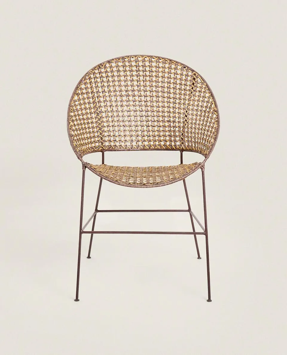 RATTAN CHAIR WITH METAL STRUCTURE