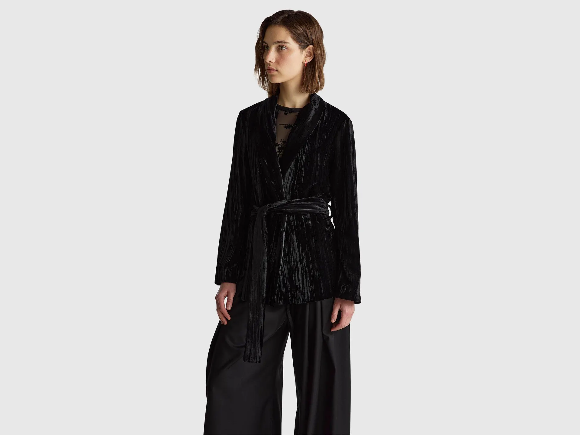 Glatter Samtblazer mit Schärpe