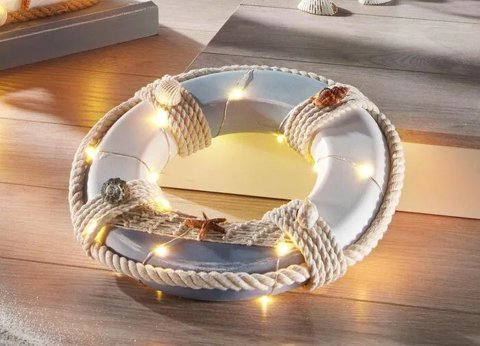 Maritime LED-Dekoration aus Holz