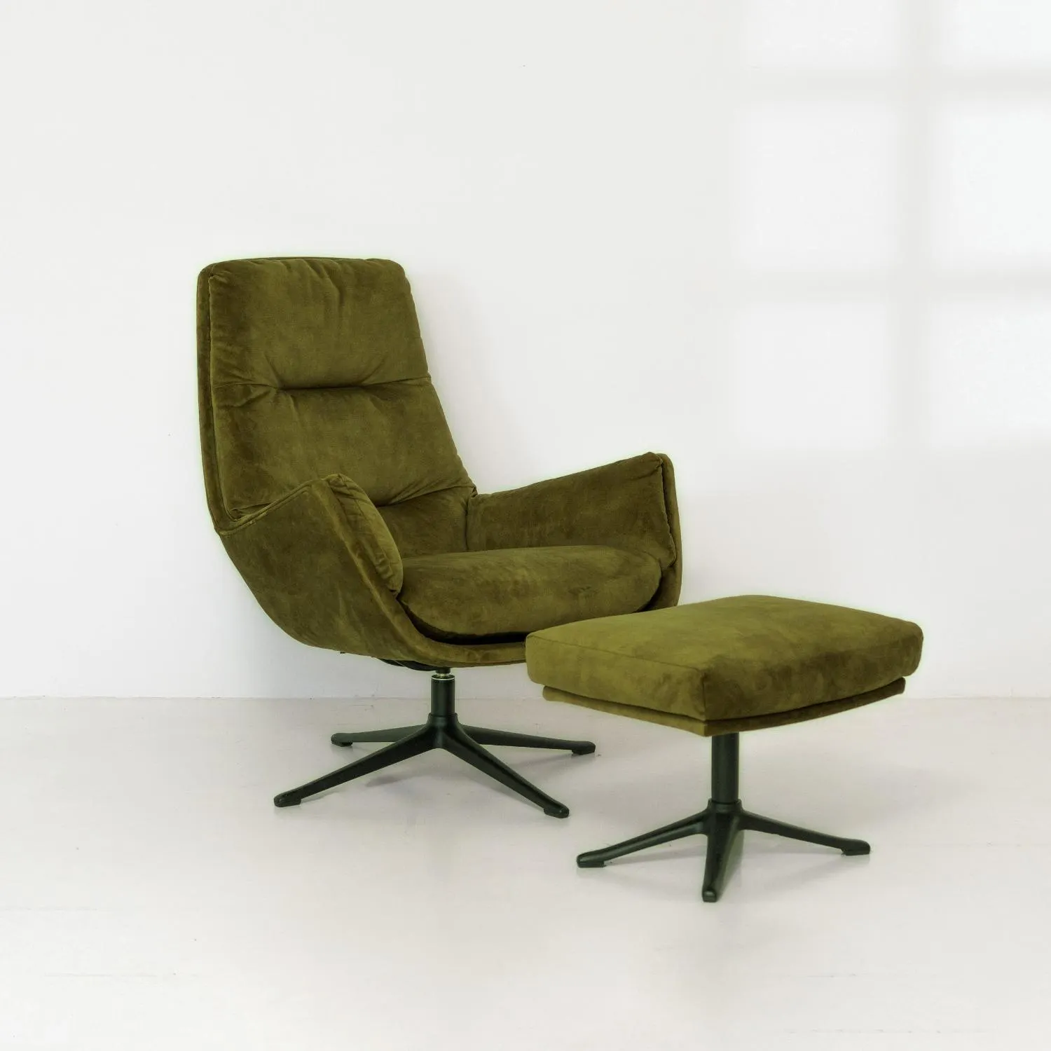 LORENZO Drehsessel & Hocker moosgrün