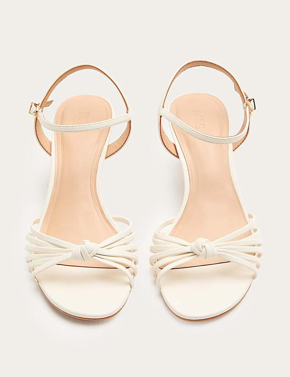 Riemchensandalen mit Knotenriemen und Stöckelabsatz