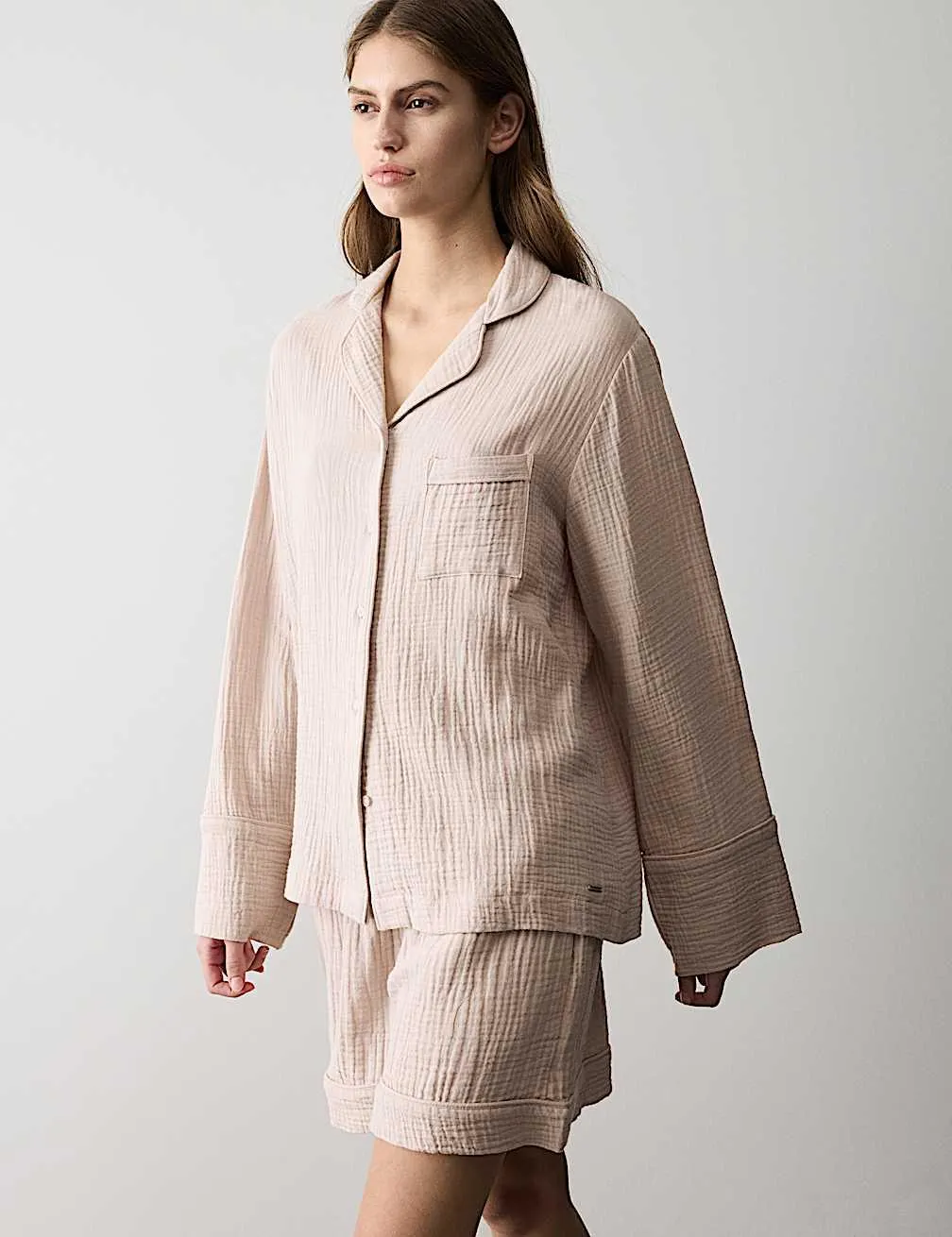 Shortie-Set aus reinem Baumwollmusselin mit Reverskragen