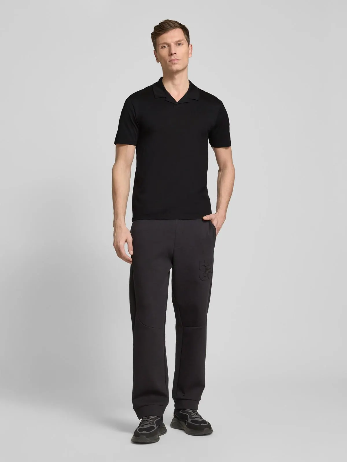 Poloshirt mit V-Ausschnitt Modell 'Dimerspolo' in black